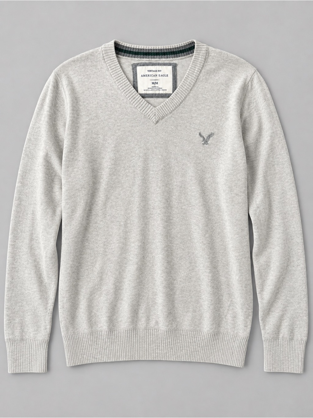 Vintage Fit American Eagle Outfitters Men's Light Gray V-Neck Sweater